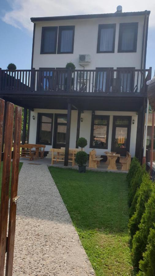 Бялата Къща Hotel Chakalarovo Exterior foto